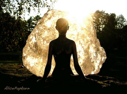 A few exercises combining crystal healing and meditation