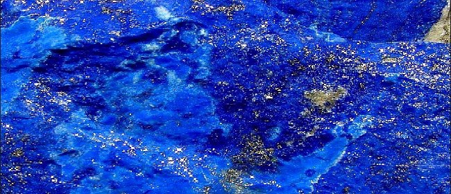 Its ultramarine blue and golden flecks give Lapis Lazuli the appearance of a starry sky