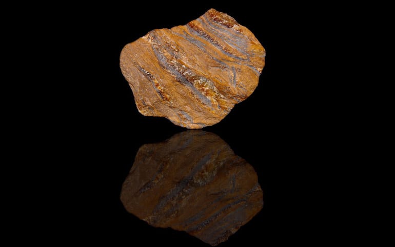 Tiger's eye throughout history - Natural fragment