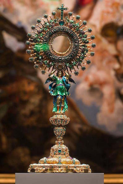 La Lechuga, a religious jewel set with 1,485 emeralds