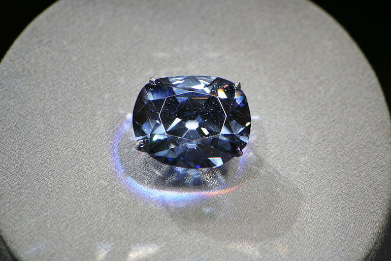 The Hope diamond, the former French Blue | Crystal healing online
