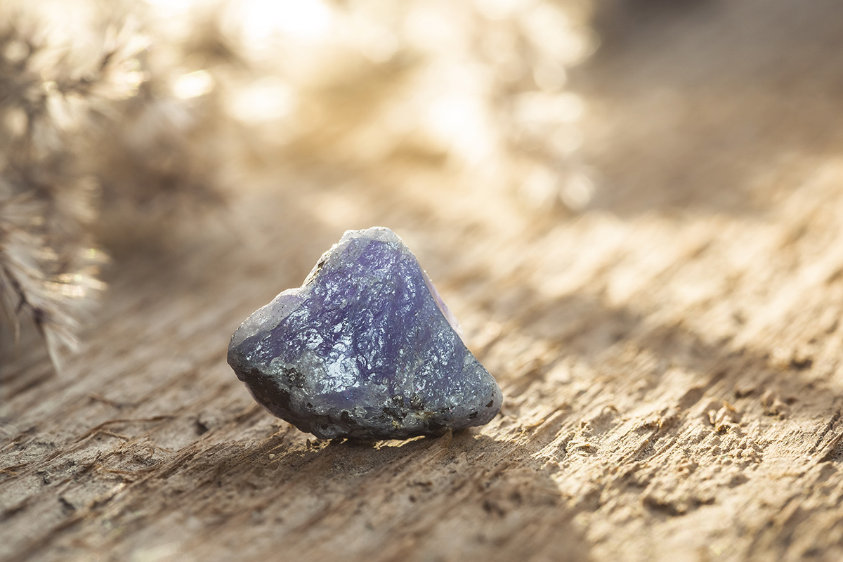 stones-associated-with-tanzanite