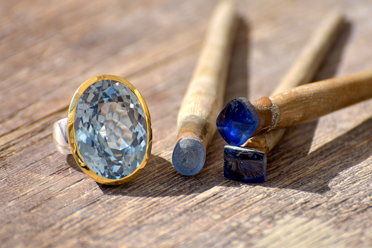 Discover spinel in all its splendor, through its properties, history, virtues and benefits in lithotherapy.